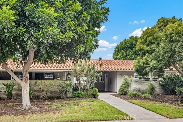 5353 Algarrobo #B, Laguna Woods, CA 92637