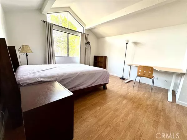 Irvine, CA 92614,20 springflower