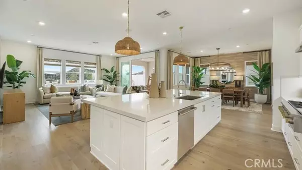 Valencia (santa Clarita), CA 91354,24332 Calle La Roca