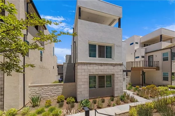 Valencia (santa Clarita), CA 91355,27216 W Coyote Bush Ct