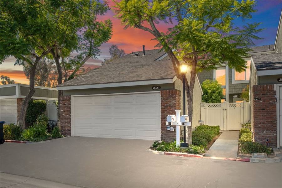 25061 SILVERLEAF LN, Laguna Hills, CA 92653