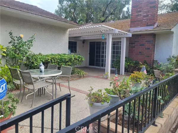 Irvine, CA 92612,2 Hawthorn