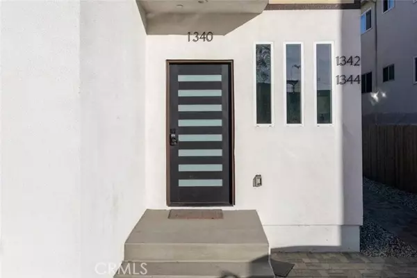 Los Angeles, CA 90027,1340 N Kenmore