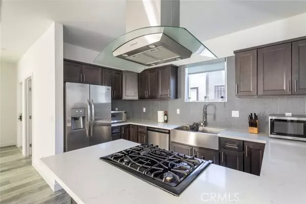 Los Angeles, CA 90027,1340 N Kenmore