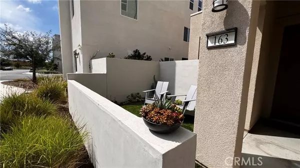 Irvine, CA 92618,163 Crossover