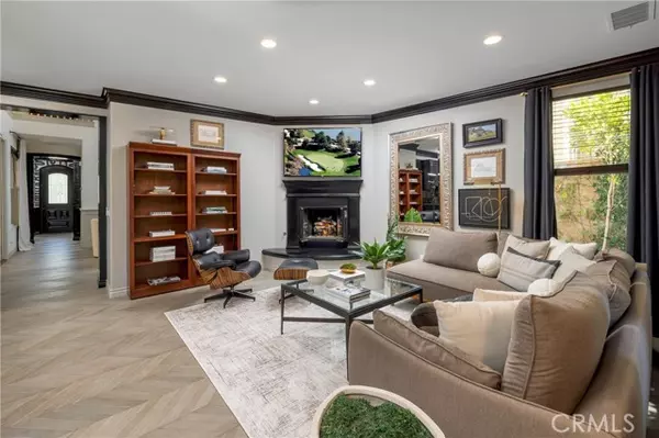 Irvine, CA 92602,8 Upland