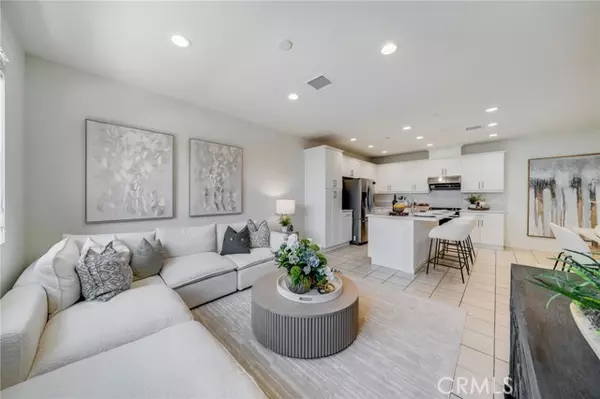 Lake Forest (el Toro), CA 92610,105 High Meadow