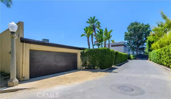 Los Angeles, CA 90069,9400 Sierra Mar Drive