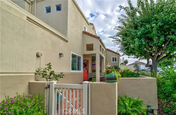 San Clemente, CA 92672,609 Via Umbroso