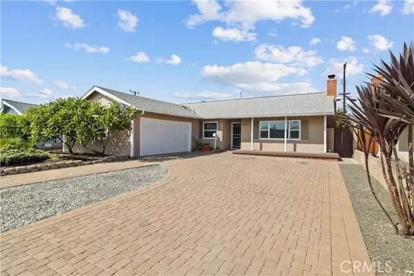 Huntington Beach, CA 92647,17391 Meer Circle