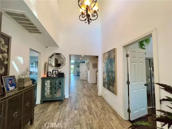 Tarzana (los Angeles), CA 91356,5712 Donna Avenue