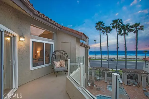 1400 Pacific Coast #305, Huntington Beach, CA 92648
