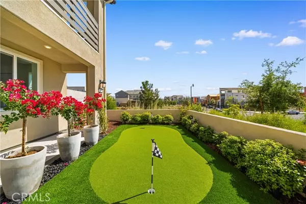 Irvine, CA 92618,306 Treble