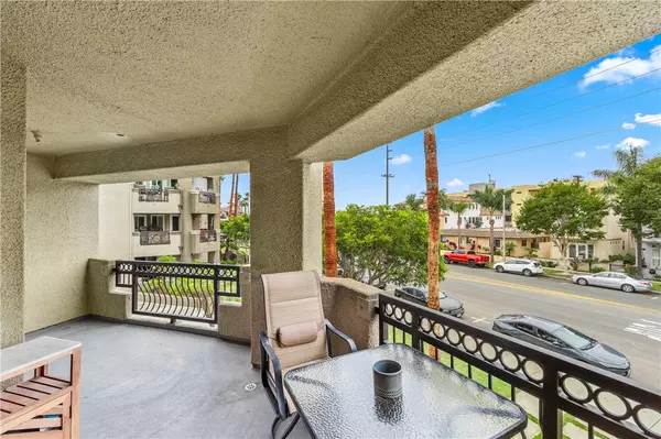 Huntington Beach, CA 92648,430 Lake Street #204