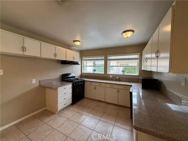 Van Nuys (los Angeles), CA 91405,7056 Natick Avenue