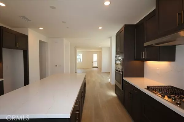 Valencia (santa Clarita), CA 91381,27328 Bear Paw Lane