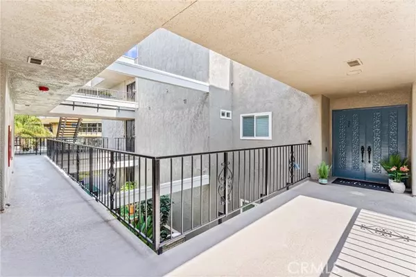 2393 W Via Mariposa, Laguna Woods, CA 92637