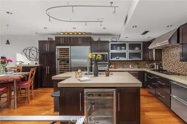 Long Beach, CA 90803,5327 Marina Pacifica Drive #Key 19