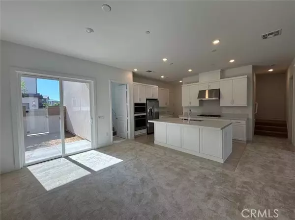 Irvine, CA 92618,257 Shoveler