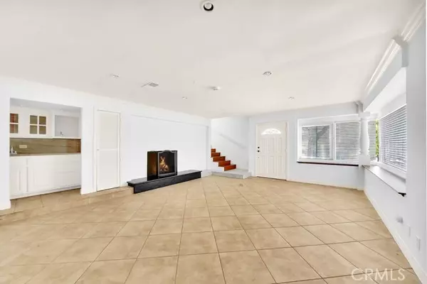 Corona Del Mar (newport Beach), CA 92625,500 Larkspur Avenue
