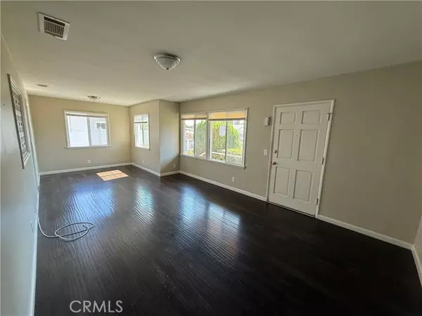 North Hollywood (los Angeles), CA 91606,11063 Kittridge Street