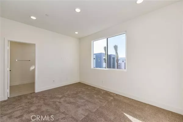 Tustin, CA 92782,16432 Compass Avenue