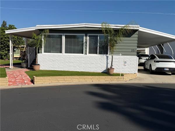 24001 Muirlands Boulevard #221, Lake Forest (el Toro), CA 92630