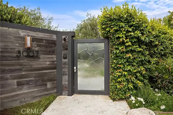 Corona Del Mar (newport Beach), CA 92625,3007 Harbor View Drive