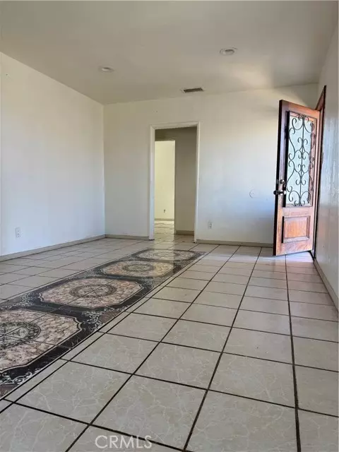 Fontana, CA 92335,9823 Oleander