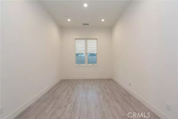 Irvine, CA 92618,93 Spacial