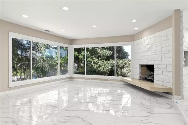 Encino (los Angeles), CA 91436,4121 Regal Oak Drive