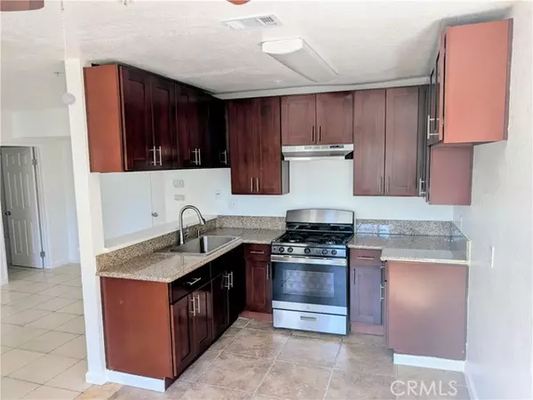 Santa Ana, CA 92706,1327 N Ross