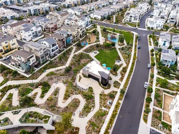 Irvine, CA 92618,211 Baluster