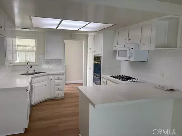Lake Forest (el Toro), CA 92630,24091 Birdrock Drive