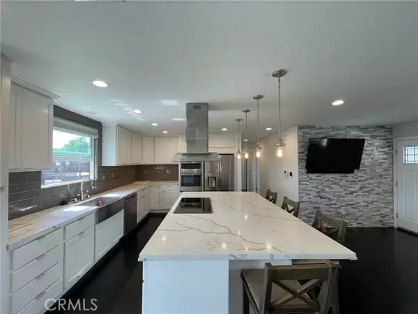 5352 Edinger, Huntington Beach, CA 92649