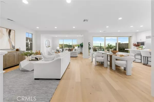 Irvine, CA 92602,206 Collino