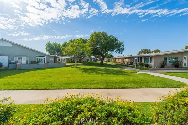 Seal Beach, CA 90740,1681 Tam 0'Shanter Road #10J M12