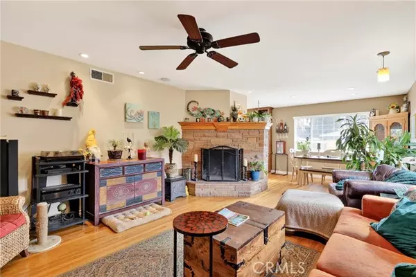 Corona, CA 92882,951 W Kendall