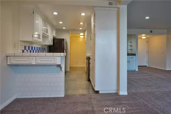 Playa Del Rey (los Angeles), CA 90293,8828 Pershing Drive #203