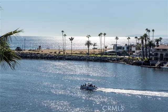 Corona Del Mar (newport Beach), CA 92625,2525 Ocean Boulevard #6B/C