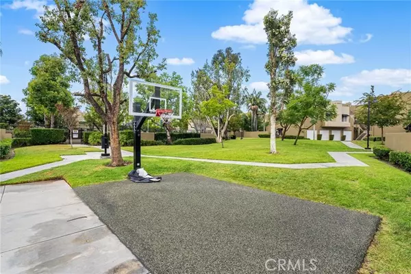 Mission Viejo, CA 92691,27837 Violet #152