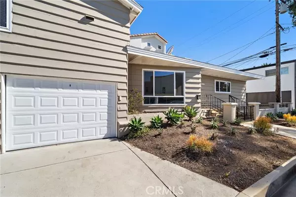 Corona Del Mar (newport Beach), CA 92625,3212 2nd Avenue