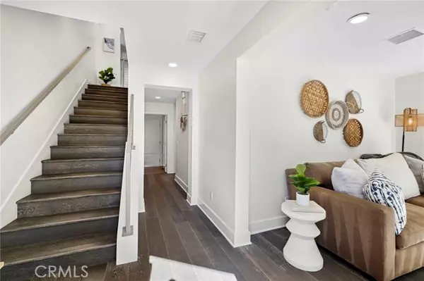 Newport Beach, CA 92663,5512 Seashore