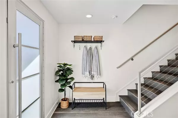 Newport Beach, CA 92663,5512 Seashore