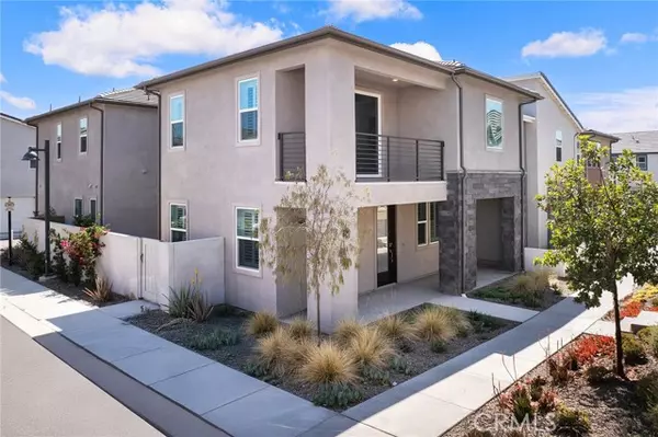 Irvine, CA 92618,208 Zawn