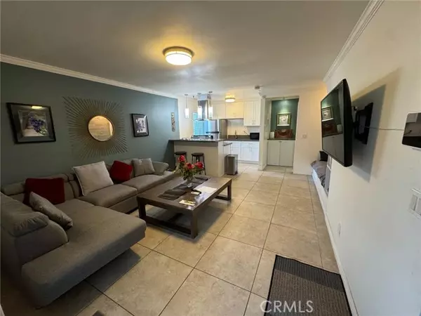 2121 S Camino St #D, Anaheim, CA 92802