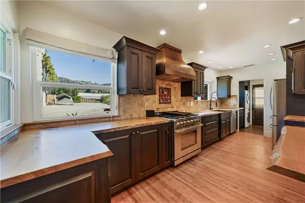 1955 Friendly, Vista, CA 92084