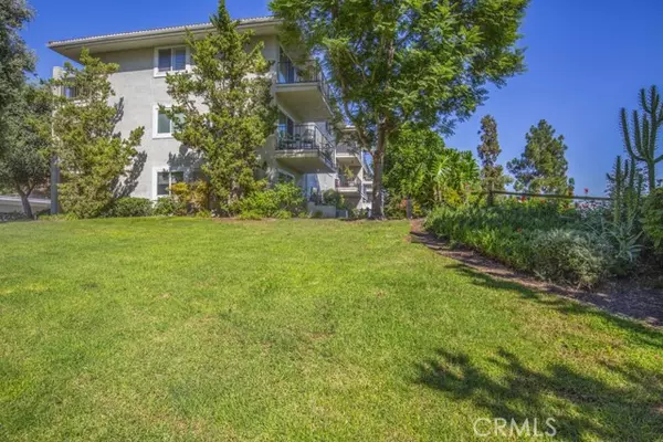Laguna Woods, CA 92637,3338 Punta Alta #1G