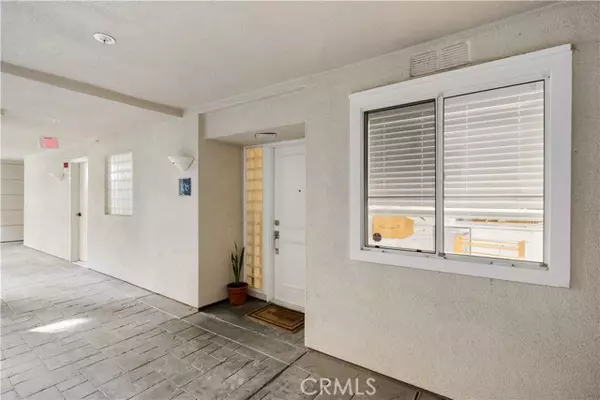 Irvine, CA 92612,2253 Martin #106
