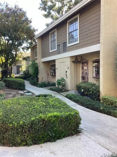 251 Pineview, Irvine, CA 92620